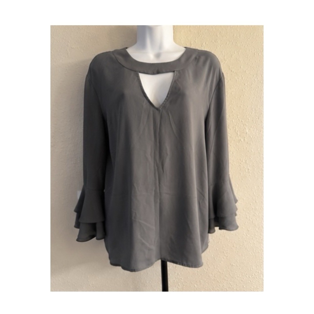 SoHo Jeans Women Gray Flare Tiered Sleeve Cutout Blouse Top XL #1012*8